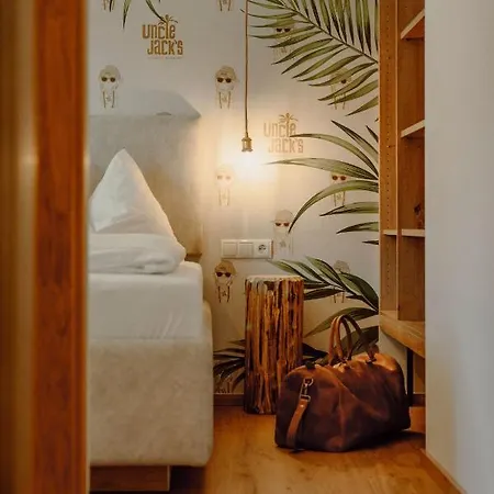 Uncle Jacks פלאכאו